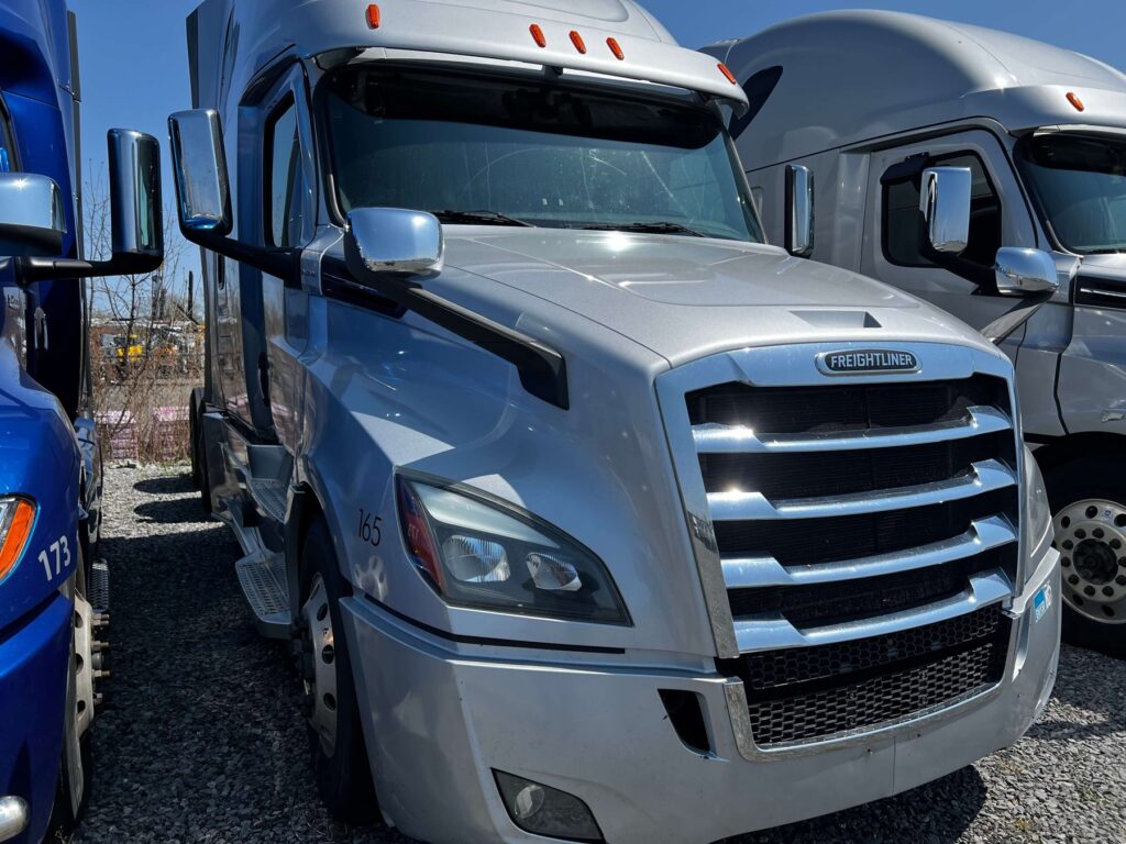 2019 Freightliner Cascadia · Unit 165
