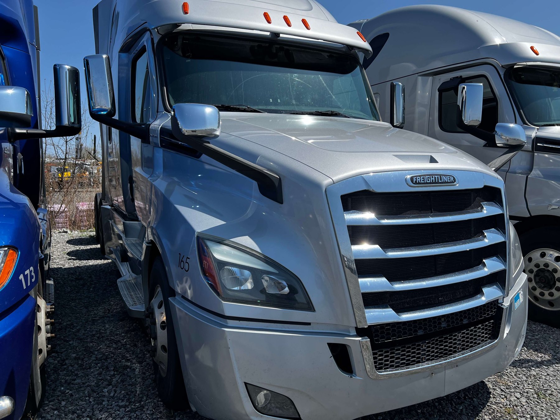 2019 Freightliner Cascadia · Unit 165